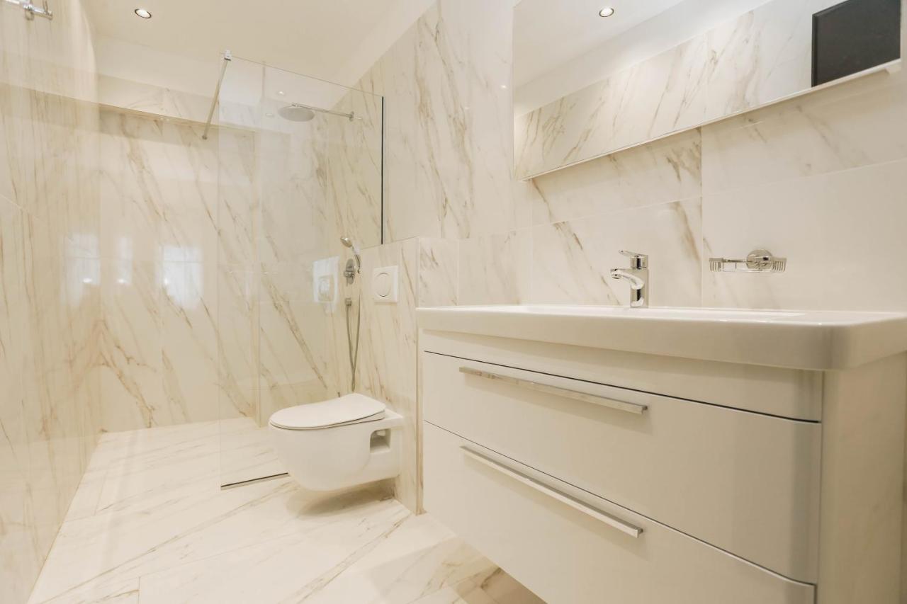 Beachfront Luxury Apartment Budva Ngoại thất bức ảnh